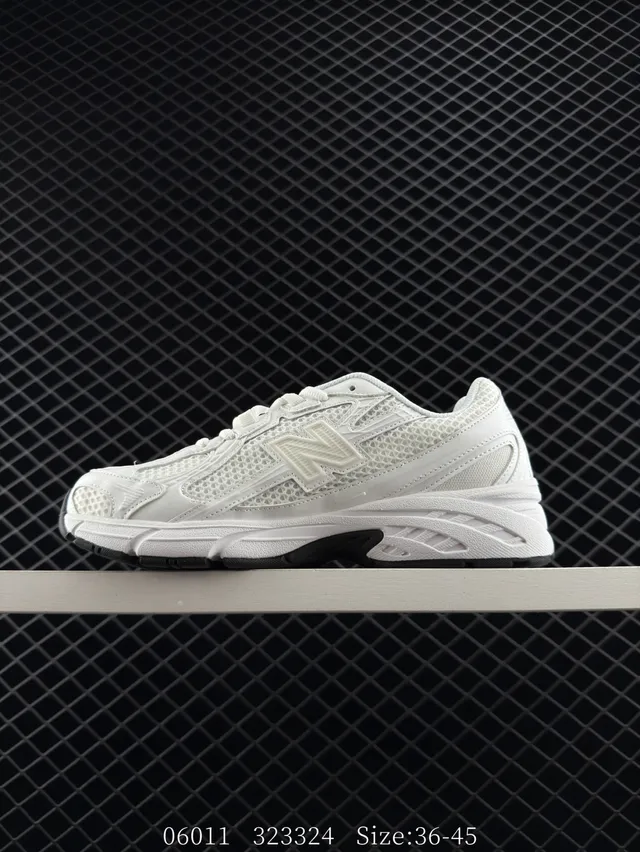 New Balance 740 White Chunky Sneakers 7