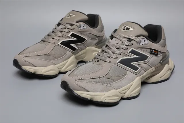 New Balance 9060 Beige et Noir Sneakers Lifestyle 5