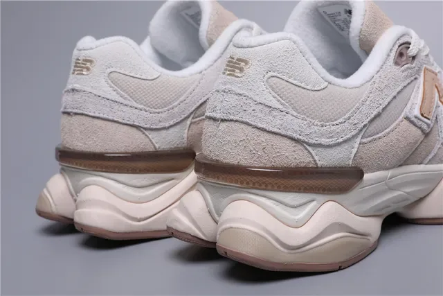 New Balance 9060 Chaussures Lifestyle Beige et Rose 2