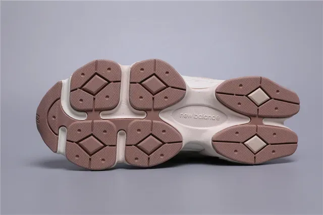 New Balance 9060 Chaussures Lifestyle Beige et Rose 6