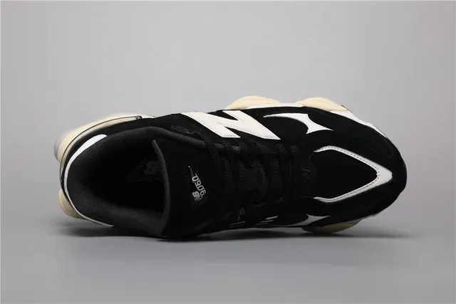 New Balance 9060 Noir Blanc Crème Lifestyle Sneakers 7