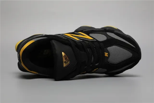 New Balance 9060 أحذية رياضية سوداء وصفراء للأسلوب الحياتي 7