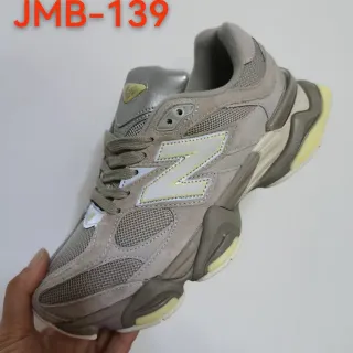 New Balance 9060 حذاء رياضي سميك باللون الطبعي والأصفر الباهت