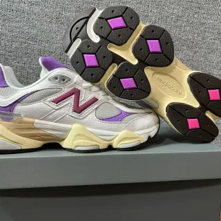 New Balance 9060 أبيض بنفسجي أحمر داكن حذاء رياضي سميك