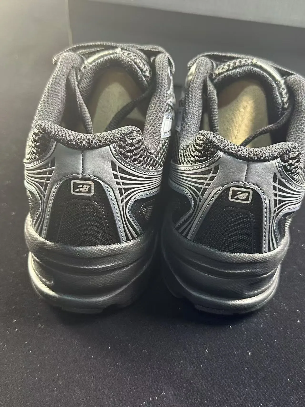 New Balance Black Silver Chunky Midsole Mesh And Synthetic Overlay Construction Lifestyle Sneakers 2
