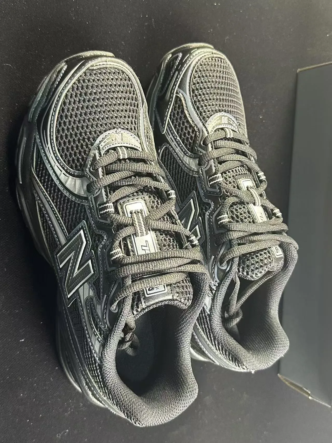 New Balance Black Silver Chunky Midsole Mesh And Synthetic Overlay Construction Lifestyle Sneakers 3