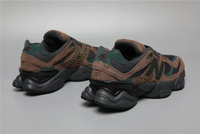New Balance Tênis Lifestyle Marrom Verde Sola Chunky Multicamadas Couro de Veludo e Malha 3
