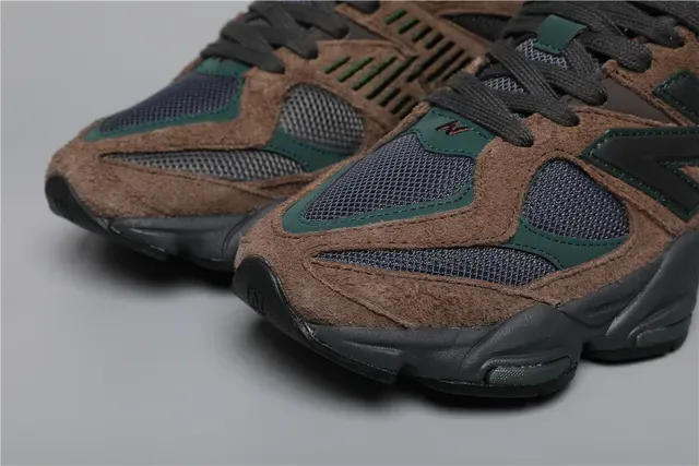 New Balance Tênis Lifestyle Marrom Verde Sola Chunky Multicamadas Couro de Veludo e Malha 4