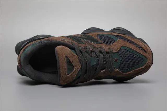 New Balance Tênis Lifestyle Marrom Verde Sola Chunky Multicamadas Couro de Veludo e Malha 7