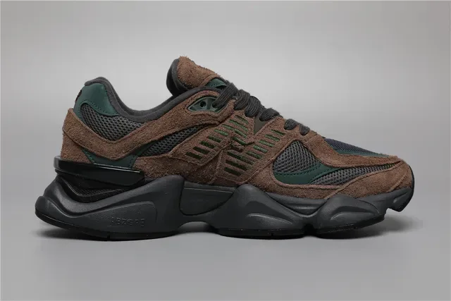 New Balance Tênis Lifestyle Marrom Verde Sola Chunky Multicamadas Couro de Veludo e Malha 8