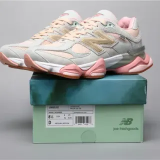New Balance Gray Pink Chunky Silhouette Layered Mesh And Suede Upper Lifestyle Sneakers