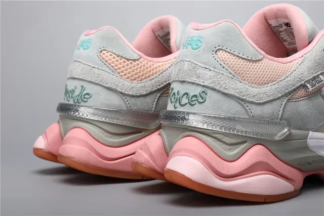 New Balance Gris Rose Silhouette Chunky Maille En Couches Et Daim Supérieur Chaussures Lifestyle 2