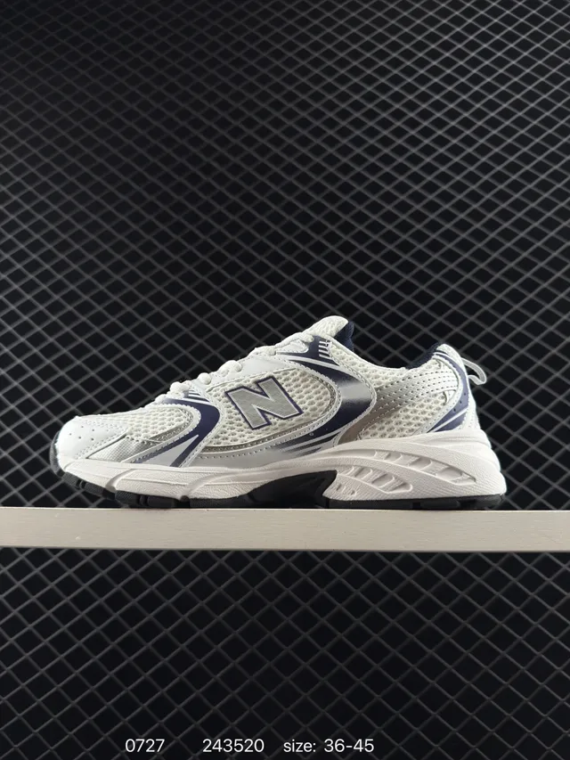 New Balance MR530 sneakers chunky blanches et navy 5