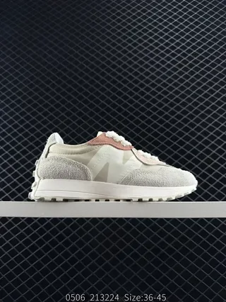 New Balance MS327 Zapatillas lifestyle beige y rosa con ribetes peludos 2