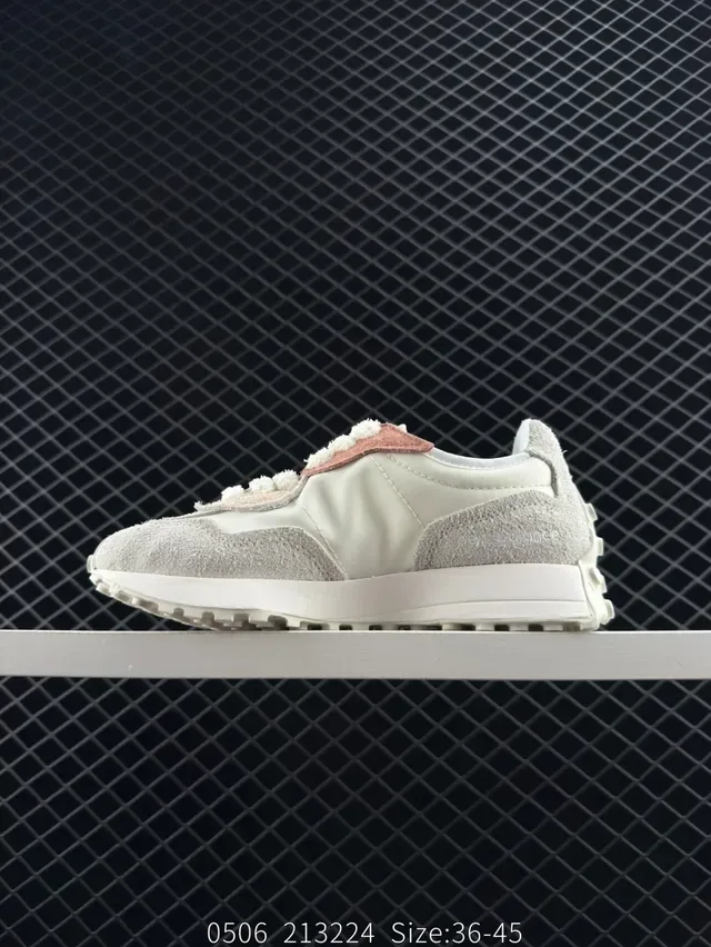 New Balance MS327 Zapatillas lifestyle beige y rosa con ribetes peludos 6