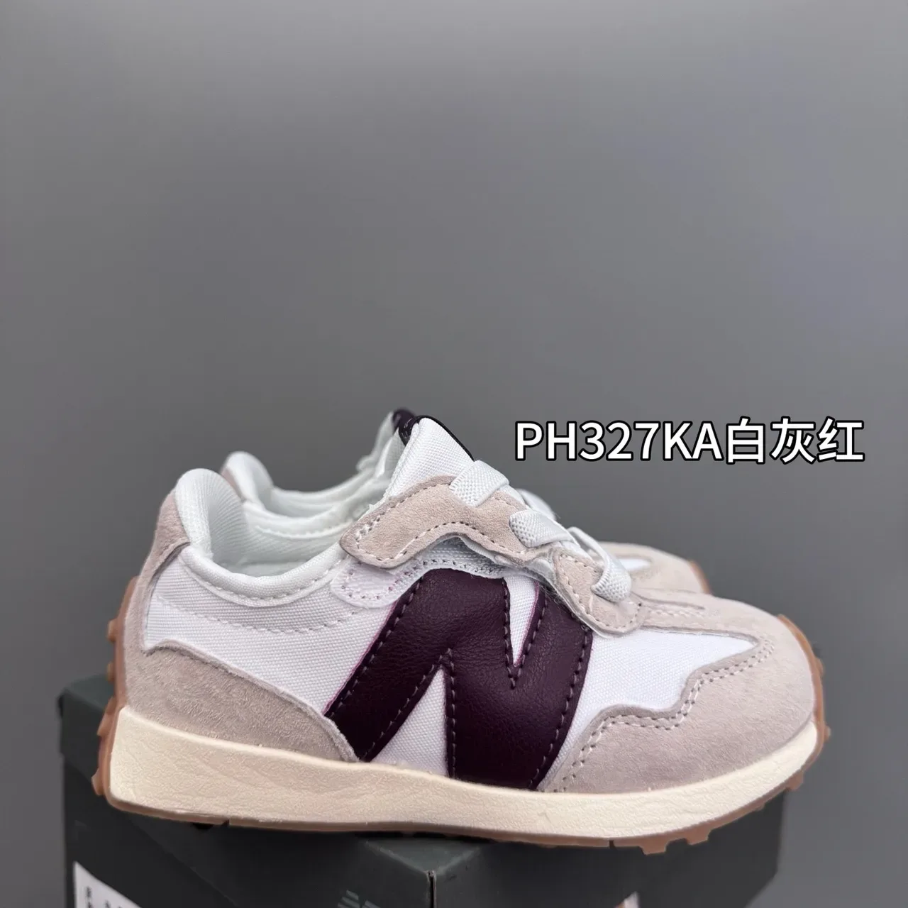 New Balance Sneakers lifestyle rose gris à collet bas et tige multicouche 16