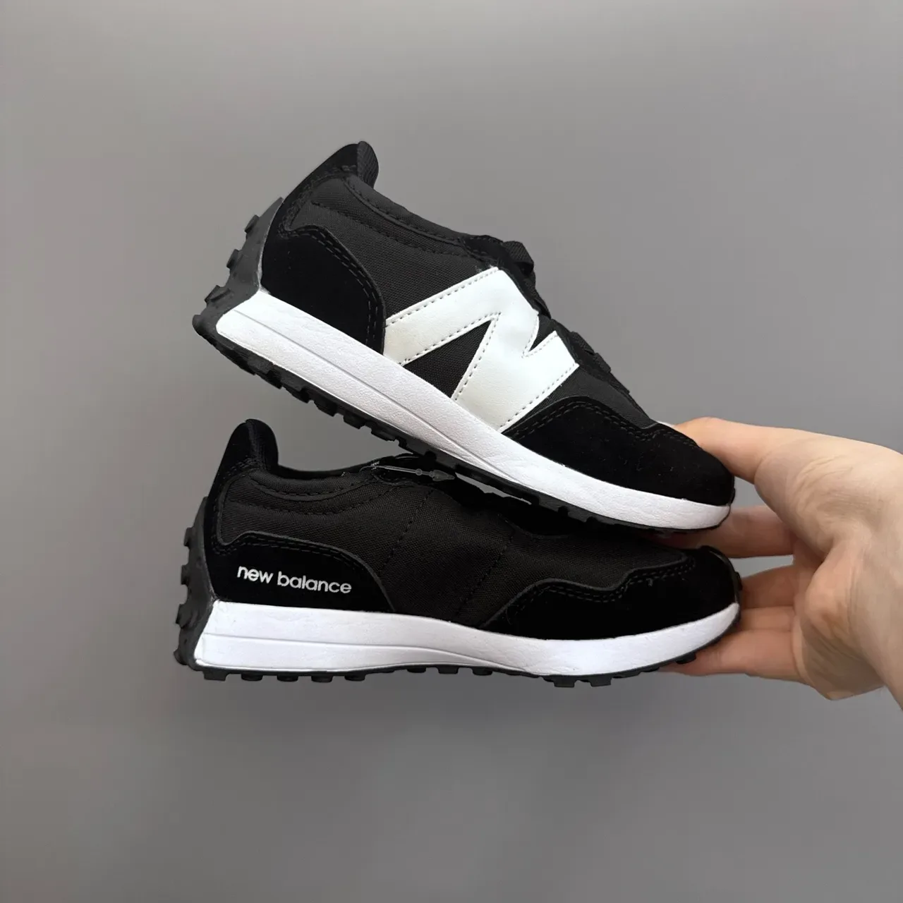 New Balance Sneakers lifestyle rose gris à collet bas et tige multicouche 20