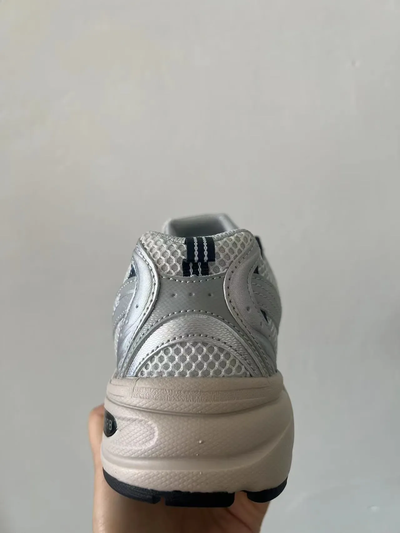 New Balance Plata Negro Malla Y Superposición Sintética Construcción Silueta de Corredor Retro Zapatos Lifestyle 5