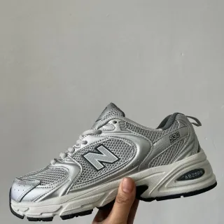 New Balance Silver White Metallic Mesh And Synthetic Upper Chunky Sculpted Midsole Lifestyle Sneakers