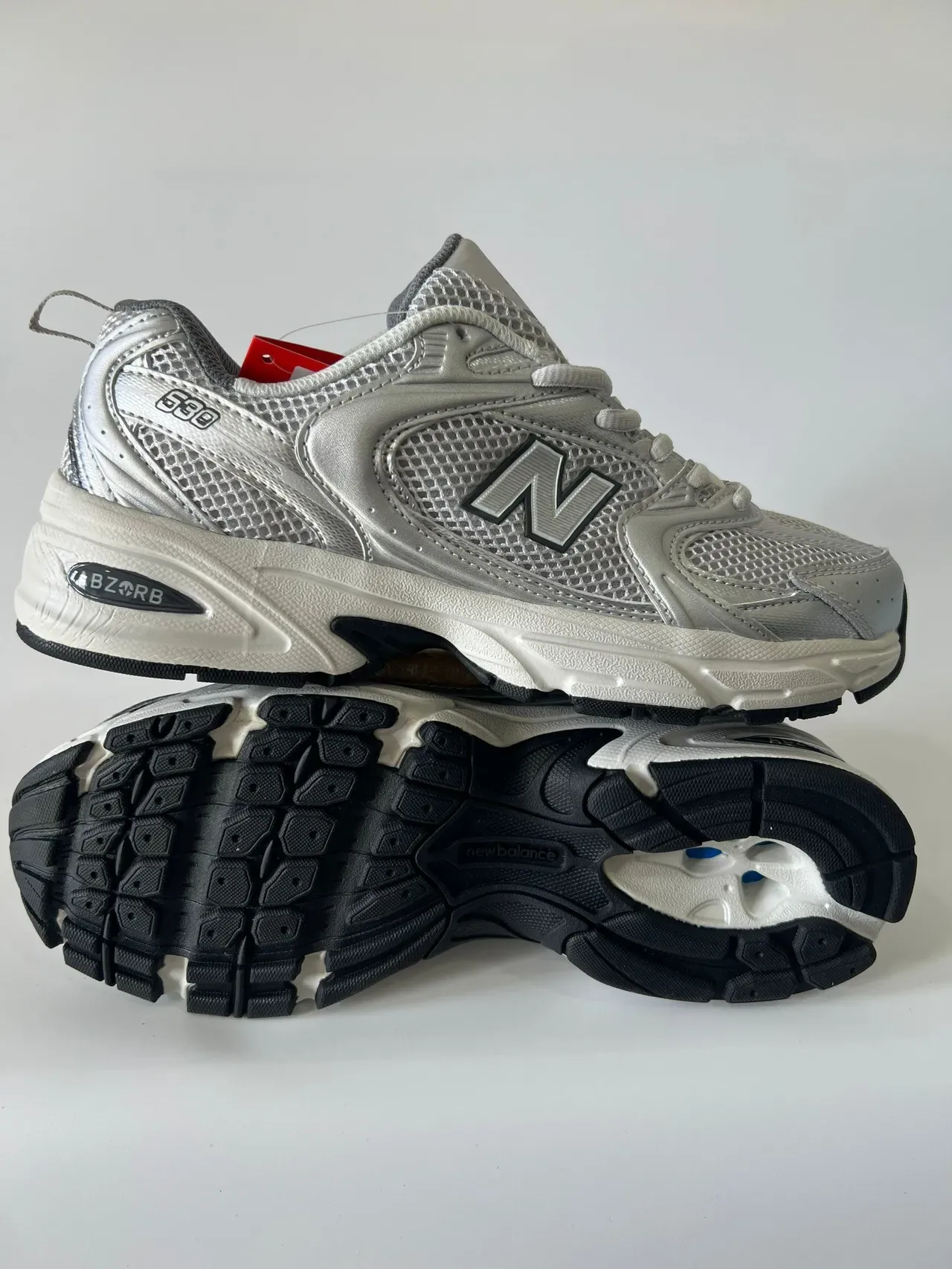 New Balance Silver White Metallic Mesh And Synthetic Upper Chunky Sculpted Midsole Lifestyle Sneakers 5