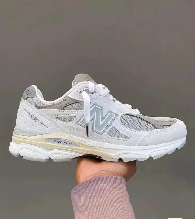New Balance Sapatilhas Chunky Brancas e Cinza com Camada de Malha e Camurça Suela de Densidade Múltipla 2