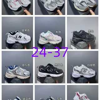 New Balance أبيض وردي ريترو رانر سيليويت شبكة طبقية والجزء العلوي الاصطناعي حذاء رياضي سميك