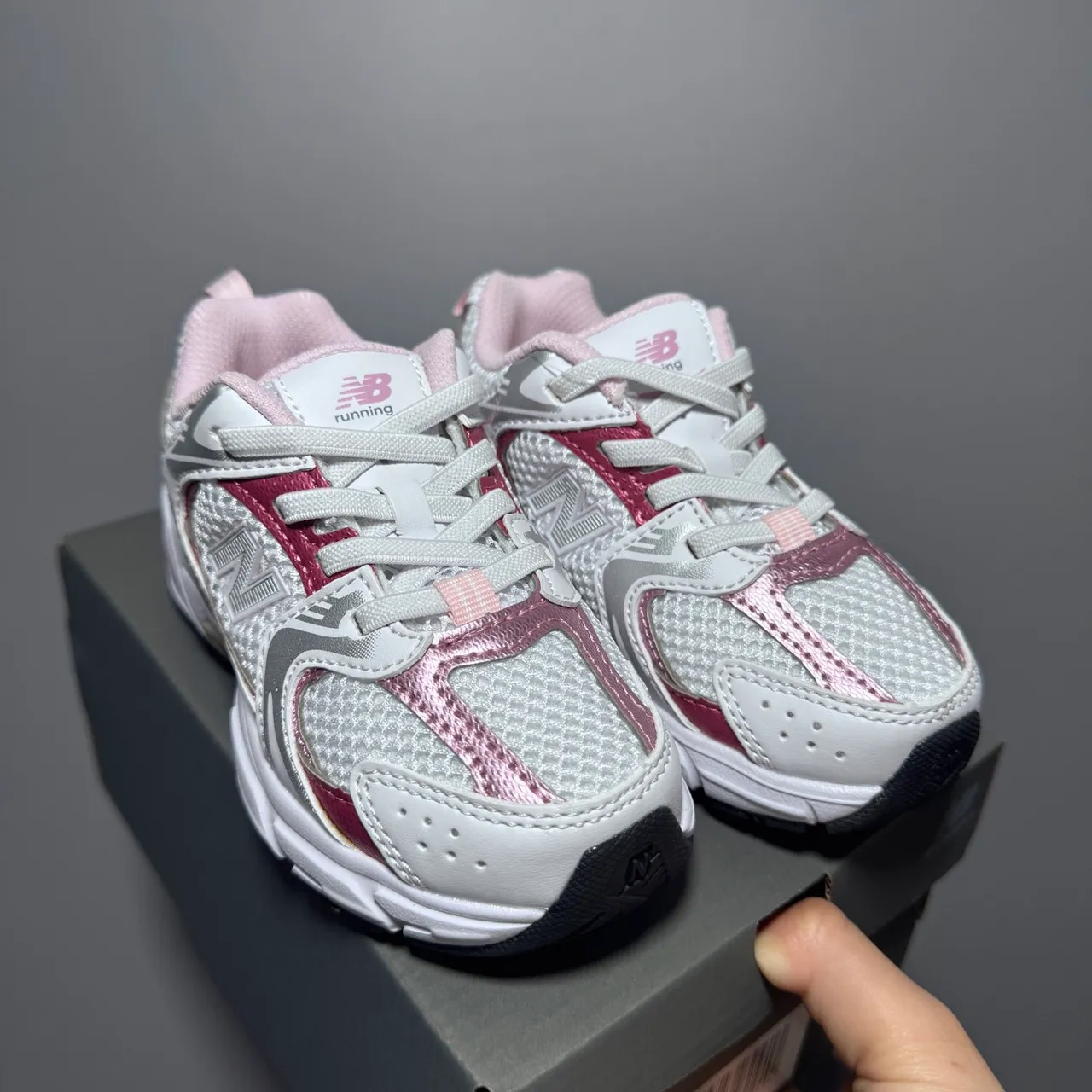 New Balance Branco Rosa Retro Runner Silhueta Malha Multicamadas E Superior Sintético Tênis Chunky 15