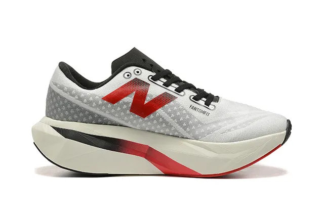 New Balance حذاء جري أبيض أحمر علوة شبكية مهندسة منحوتة FuelCell كعب وسط 6