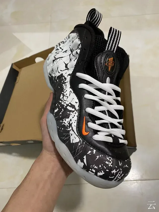 Nike Air Foamposite One 黑白喷溅篮球鞋 2