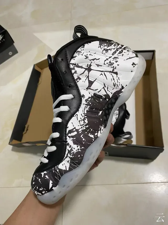 Nike Air Foamposite One 黑白喷溅篮球鞋 4