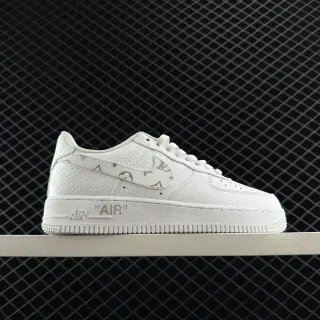Nike Air Force 1 लो टॉप Monogram White Lifestyle Sneakers