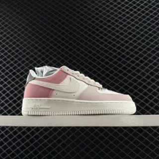 Nike Air Force 1 Low गुलाबी और क्रीम लाइफस्टाइल स्नीकर