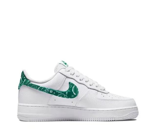 Nike Air Force 1 Branco e Verde Bandana Print Tênis Lifestyle 6