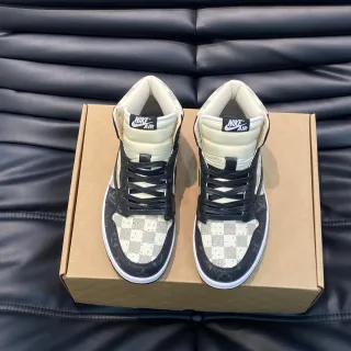 耐克 Air Jordan 1 High Monogram Checkerboard 篮球鞋