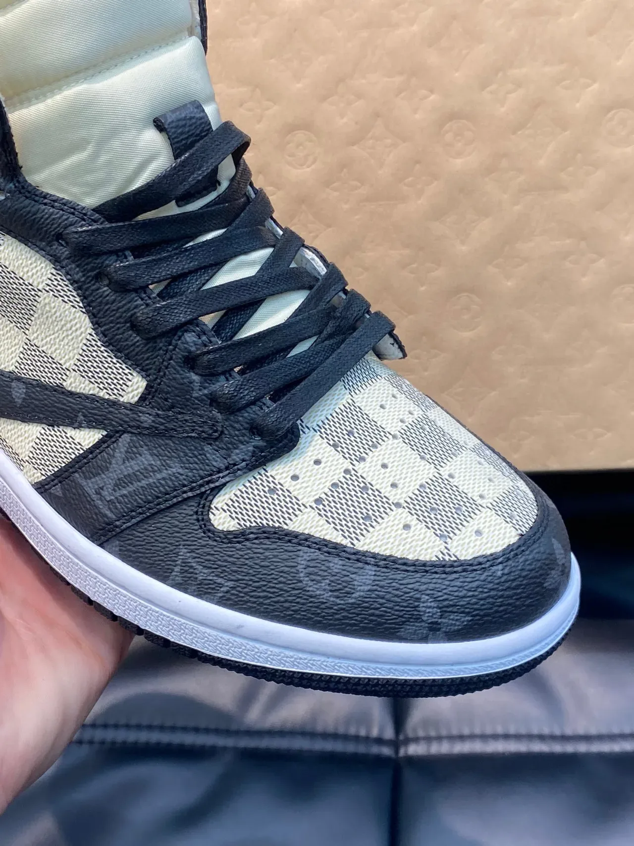 Nike Air Jordan 1 High Monogram Checkerboard Tênis de Basquete 3