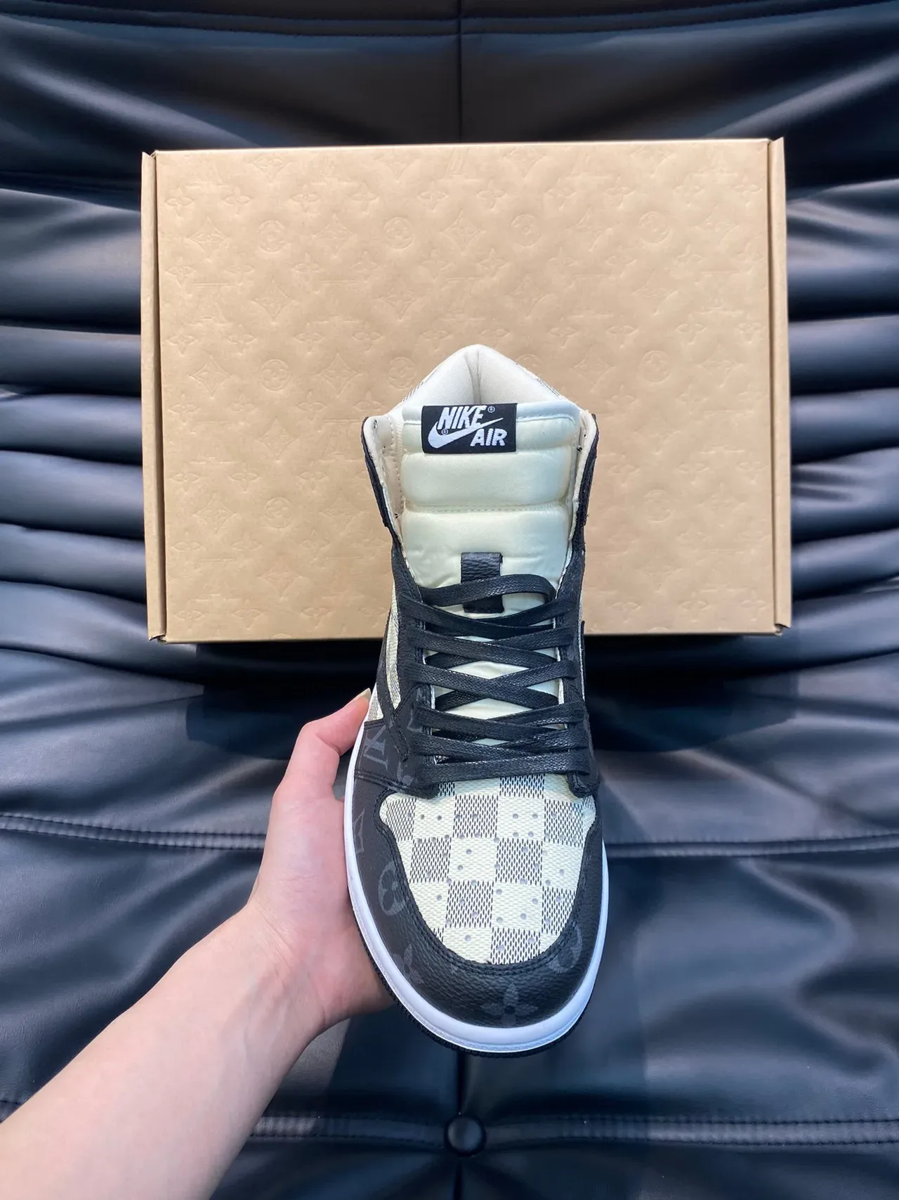 Nike Air Jordan 1 High Monogram Checkerboard Tênis de Basquete 5