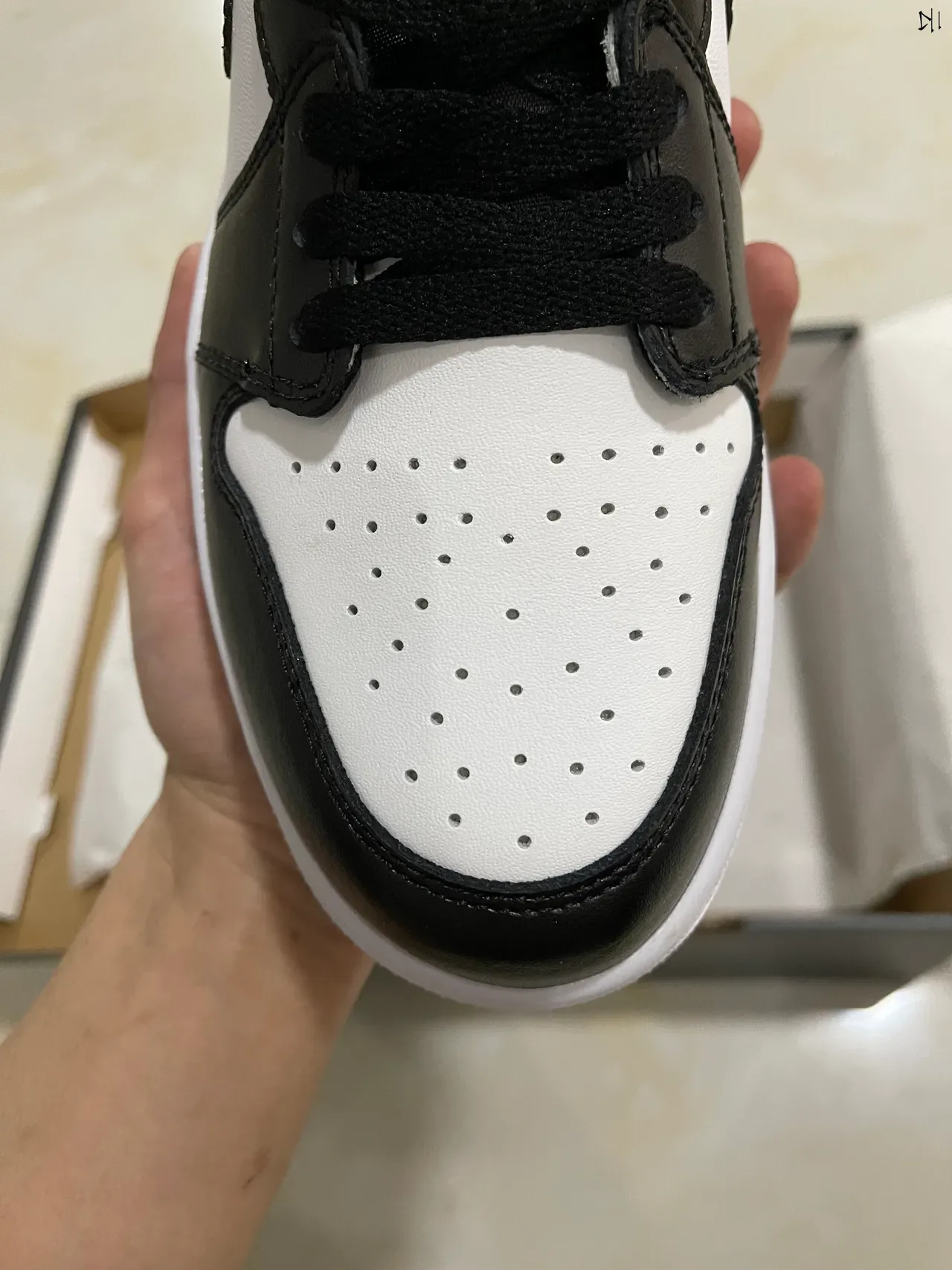 Nike Air Jordan 1 Tênis Lifestyle Branco Preto Amarelo Neón 3