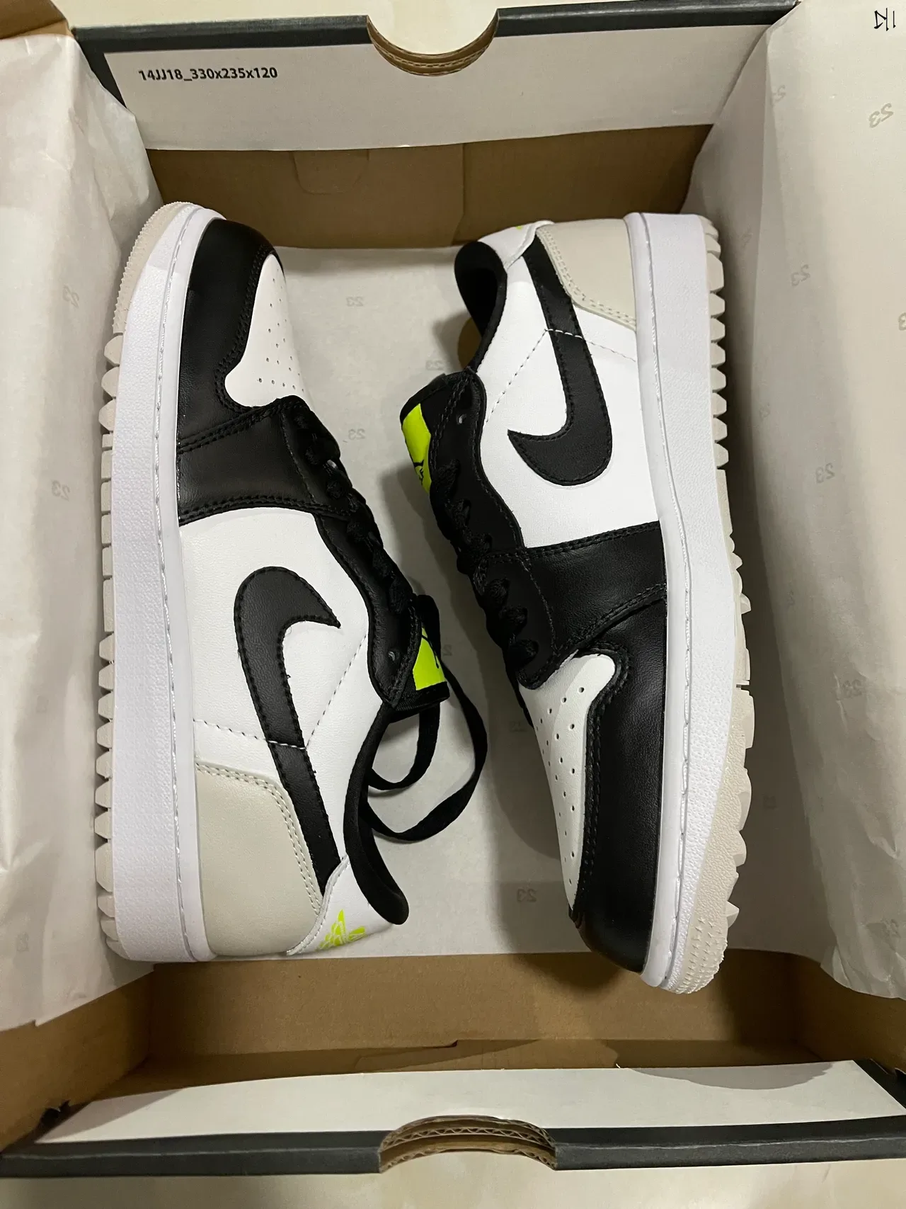 Nike Air Jordan 1 Tênis Lifestyle Branco Preto Amarelo Neón 7