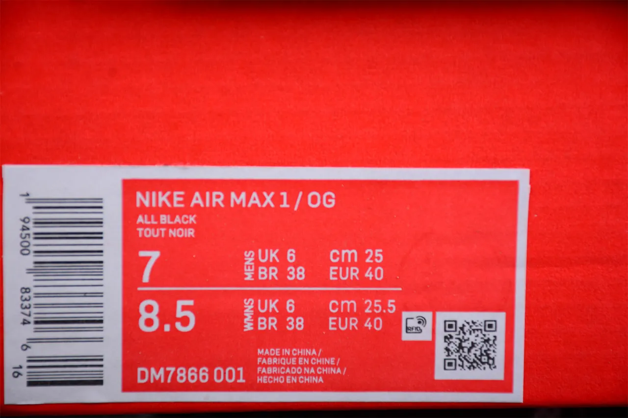 Nike Air Max 1 All-Black Contrast-Stitched Lifestyle Sneakers 2
