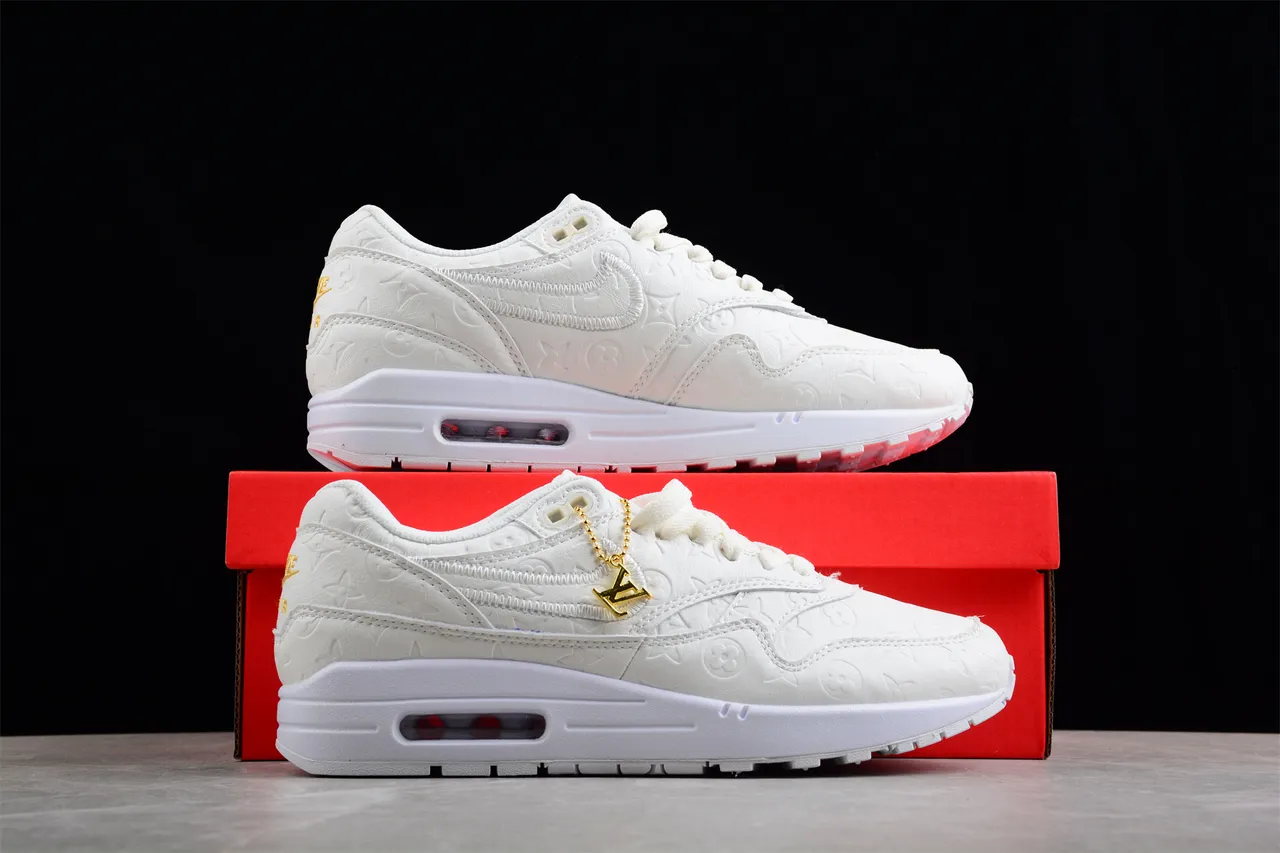 Nike Air Max 1 Monochrome White Embossed Lifestyle Sneakers 15