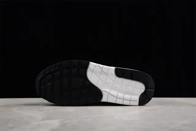 Nike Air Max 1 White Black Lifestyle Sneakers 13