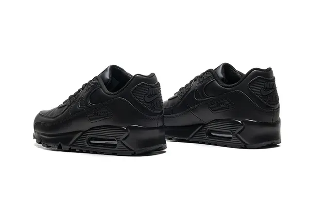 Nike Air Max 90 Black Lifestyle Sneakers 3