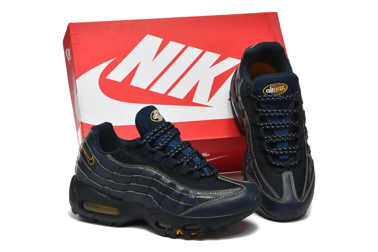 Nike Air Max 95 White and Red Lifestyle Sneakers 7