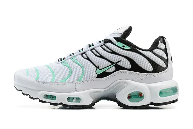 Nike Air Max Plus Black and Red Lifestyle Sneakers 16