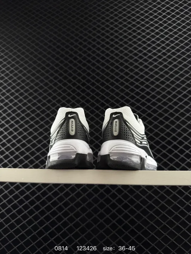 Nike Air Max Plus White Black Lifestyle Sneakers 3
