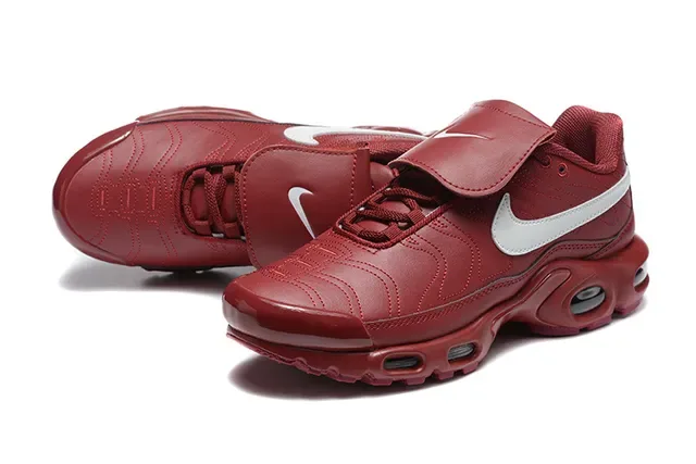Nike Air Tuned Max Black and White Lifestyle Sneakers 6