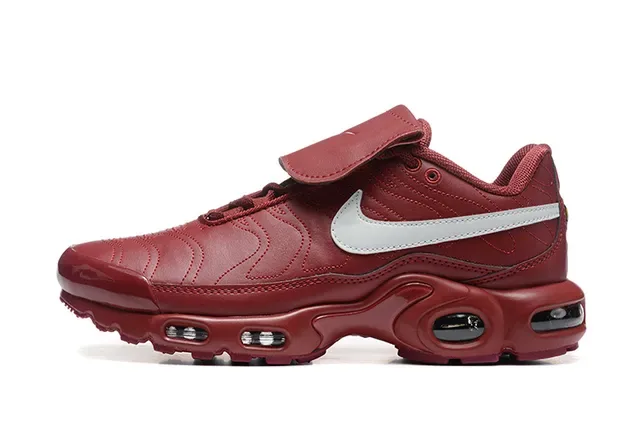 Nike Air Tuned Max Black and White Lifestyle Sneakers 7