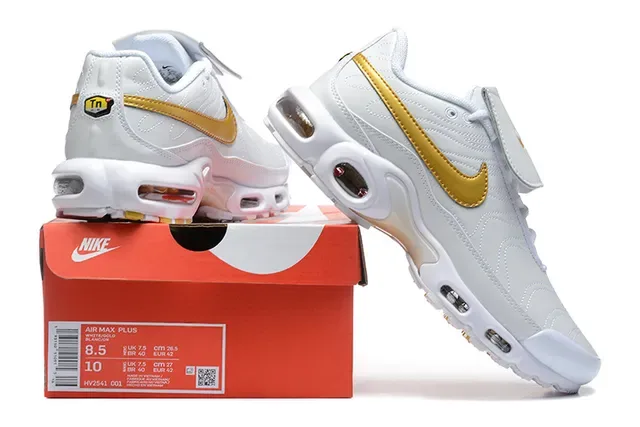 Nike Air Tuned Max Black and White Lifestyle Sneakers 13