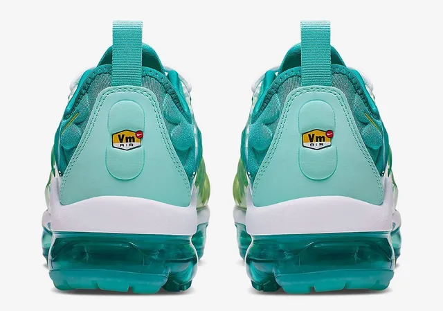 Nike Air VaporMax Plus Gradient Green Teal Lifestyle Sneakers 3