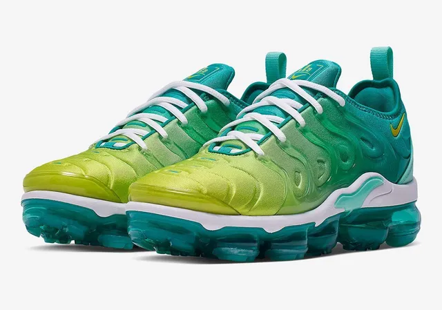 Nike Air VaporMax Plus Gradient Green Teal Lifestyle Sneakers 5